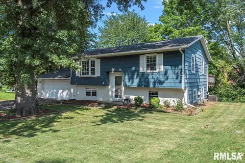 2 Groton Dr, Springfield, IL 62702