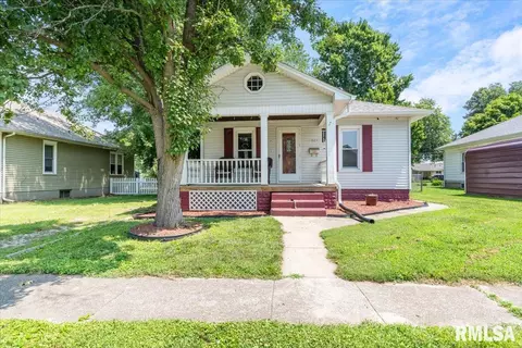 519 N 6th St, Auburn, IL 62615