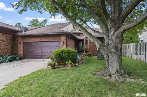 1805 Cog Mill Ct, Springfield, IL 62704