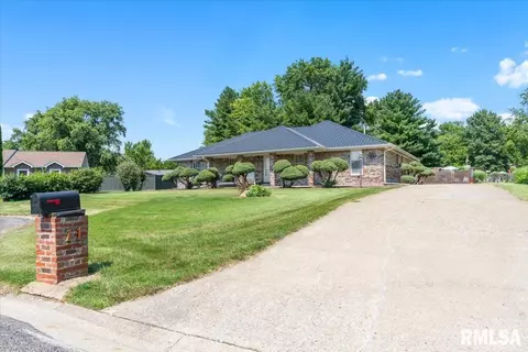 11 Covered Bridge Acres, Glenarm, IL 62536