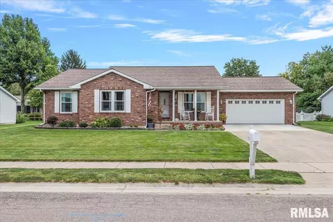 20 Catalina Ct, Jacksonville, IL 62650