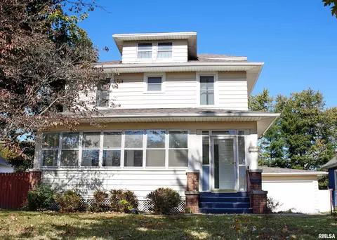 2207 State St, Quincy, IL 62301