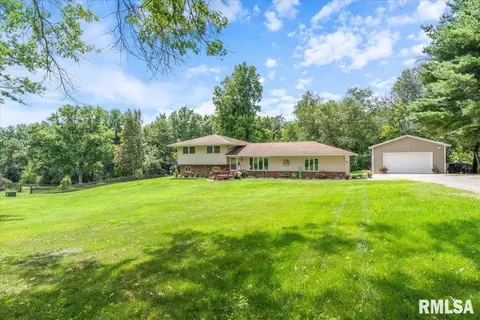 3 Willow Creek Dr, Springfield, IL 62702 photo 2