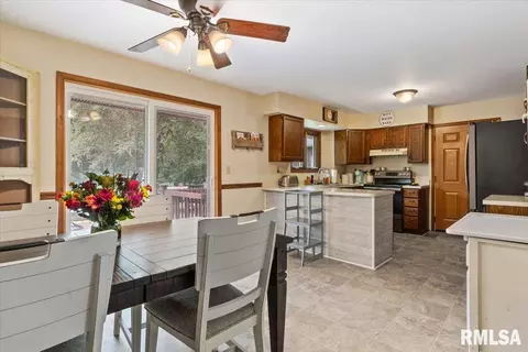 3 Willow Creek Dr, Springfield, IL 62702 photo 11