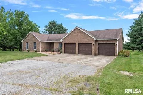116 Morningstar Ln, Jacksonville, IL 62650