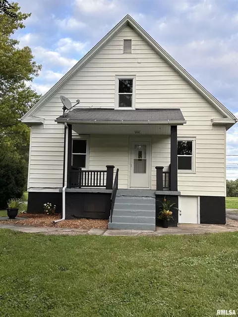 Exterior - 1749 N Milton Ave, Grandview, IL 62702 photo 2 of 6
