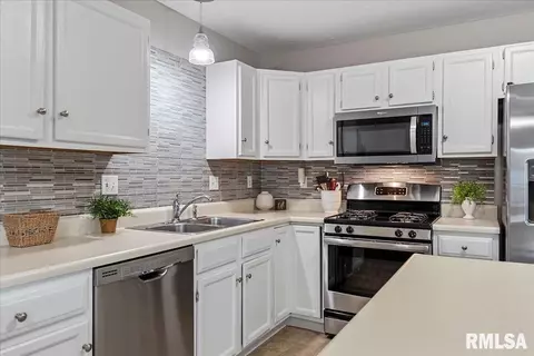 2403 Cormorant Dr, Springfield, IL 62711 photo 7