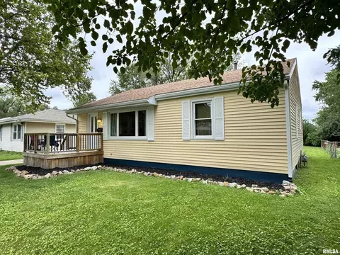 Exterior - 1813 Grant St, Springfield, IL 62703 photo 4 of 4