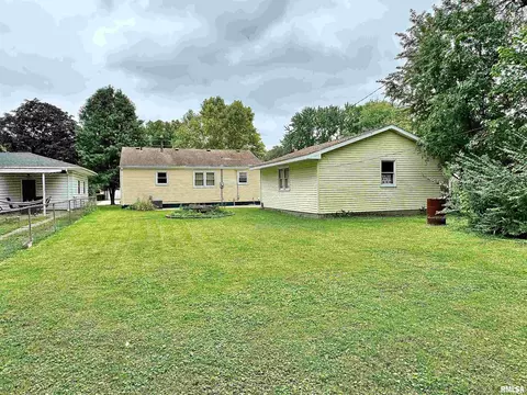 Exterior - 1813 Grant St, Springfield, IL 62703 photo 3 of 4