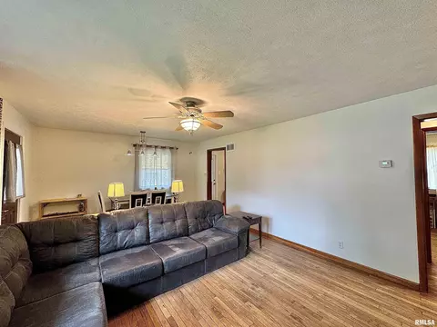 Living - 1813 Grant St, Springfield, IL 62703 photo 2 of 2