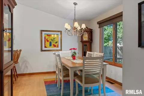Dining - 799 Shoshoni Dr, Springfield, IL 62711 photo 1 of 2
