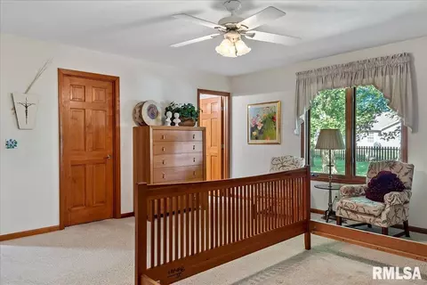 Bedroom - 799 Shoshoni Dr, Springfield, IL 62711 photo 2 of 5