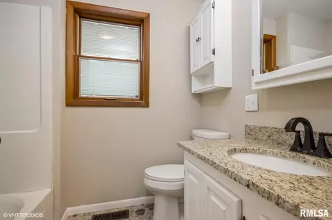 2345 Yale Blvd, Springfield, IL 62703 photo 9