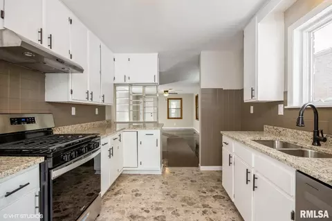 2345 Yale Blvd, Springfield, IL 62703 photo 5