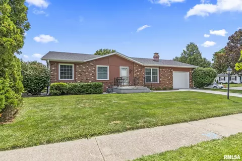 2100 Darby St, Springfield, IL 62702