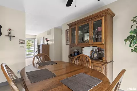 2100 Darby St, Springfield, IL 62702 photo 14