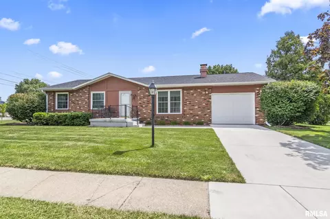 2100 Darby St, Springfield, IL 62702 photo 2