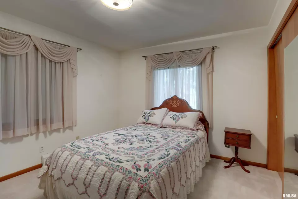  203 Quincy St, Golden, IL 62339 photo 15