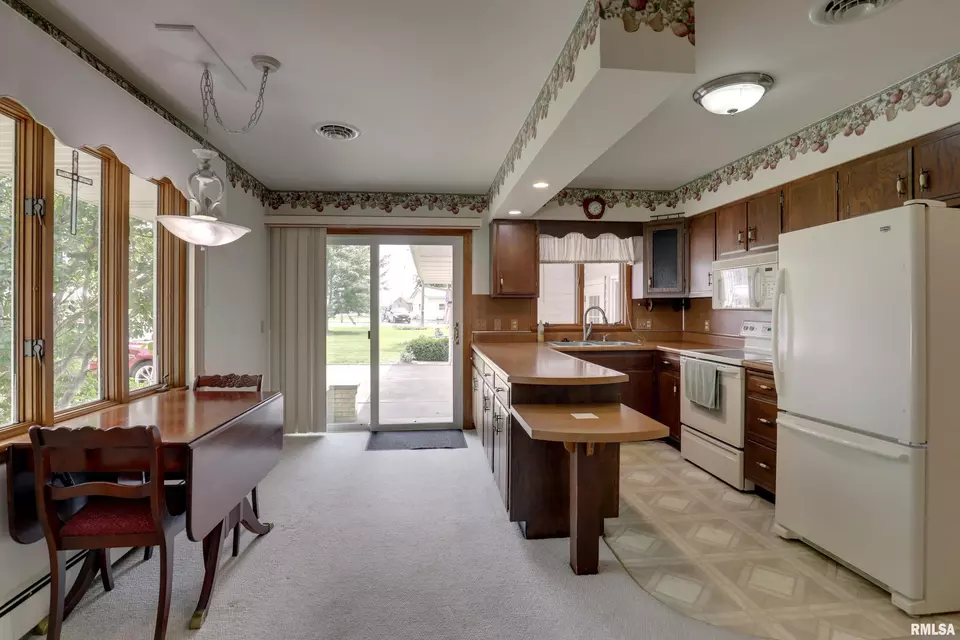  203 Quincy St, Golden, IL 62339 photo 8