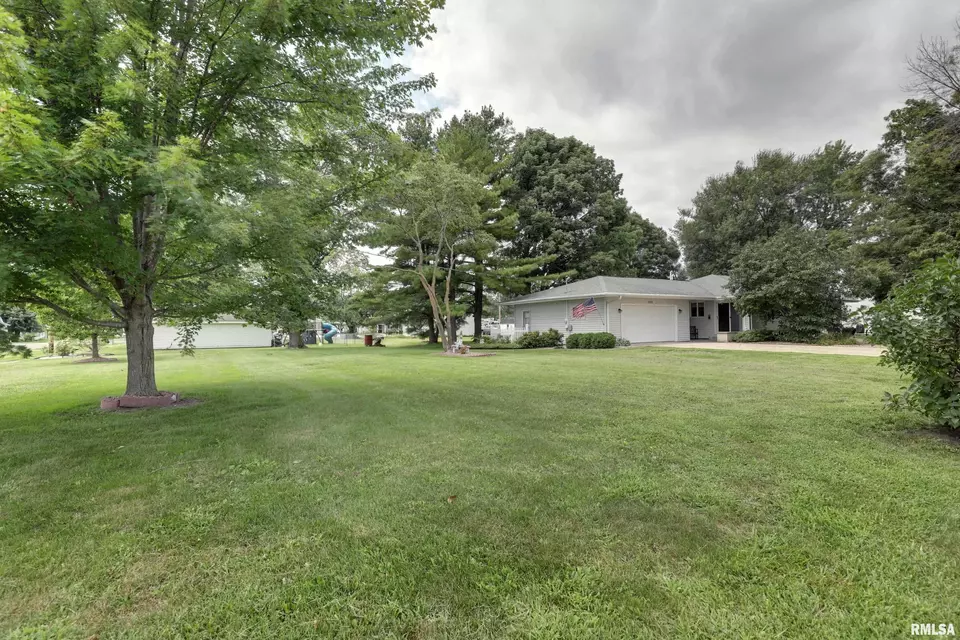  203 Quincy St, Golden, IL 62339 photo 32