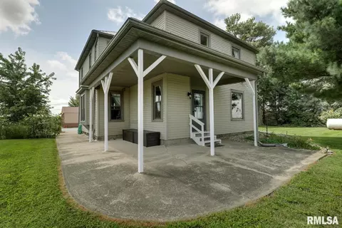 1515 E 1700 N County Rd, Carthage, IL 62321