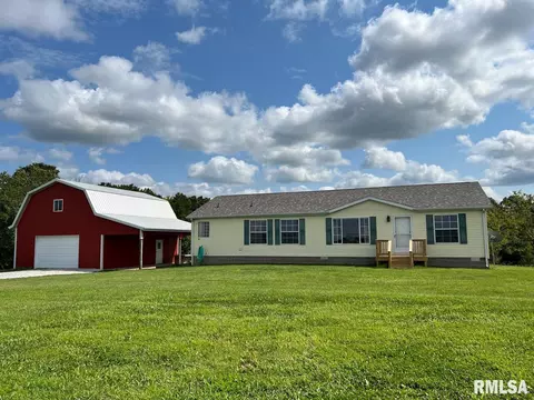 348 1600 N Ave, Mount Sterling, IL 62353