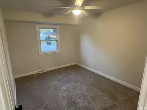 73 Foresters Ln, Springfield, IL 62704 photo 8