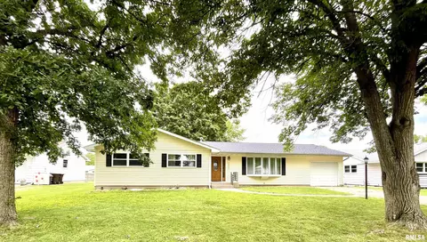 1507 Rutledge Dr, Lincoln, IL 62656