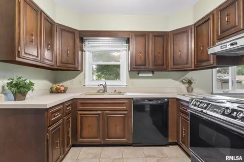2517 Miami Trl, Springfield, IL 62702 photo 10