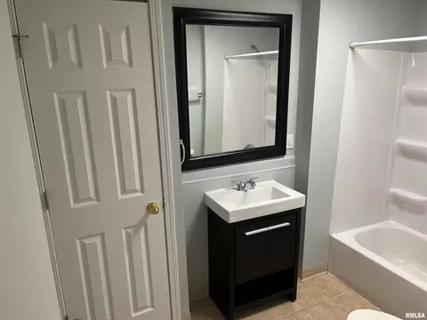 1160 N 3rd St, Springfield, IL 62702 photo 19