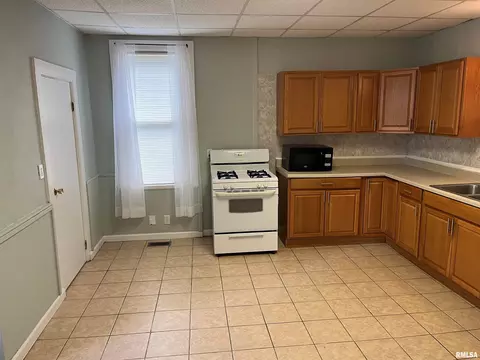 1160 N 3rd St, Springfield, IL 62702 photo 6