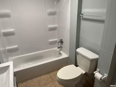1160 N 3rd St, Springfield, IL 62702 photo 14
