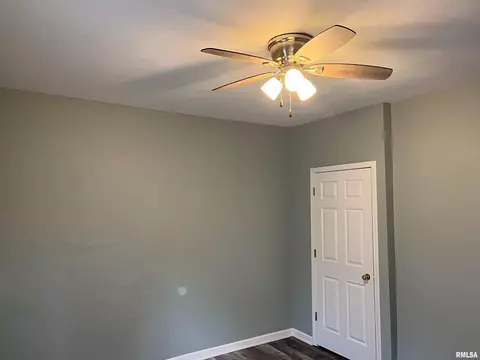 1160 N 3rd St, Springfield, IL 62702 photo 17