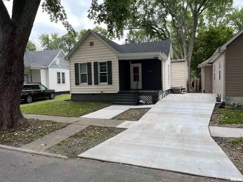 1160 N 3rd St, Springfield, IL 62702 photo 2