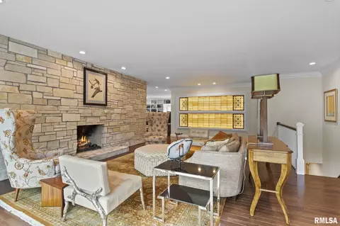 Living - 1908 Oak Creek Rd, Springfield, IL 62704 photo 3 of 4