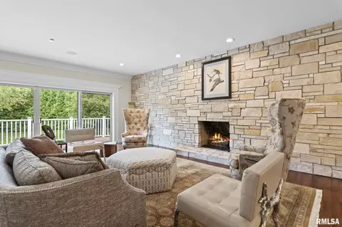 Living - 1908 Oak Creek Rd, Springfield, IL 62704 photo 2 of 4