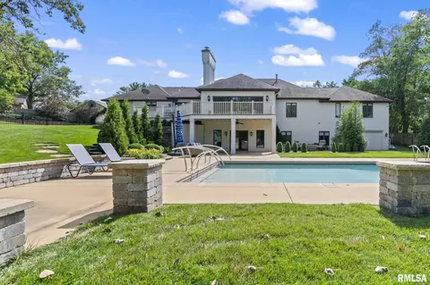 Exterior - 1908 Oak Creek Rd, Springfield, IL 62704 photo 7 of 19
