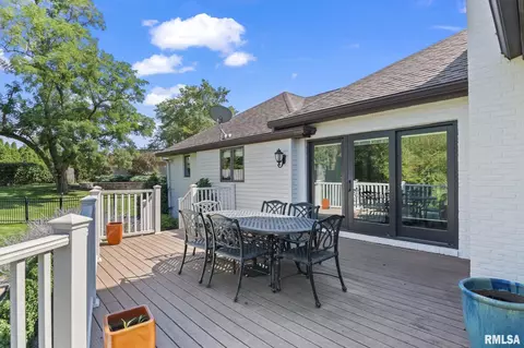 Exterior - 1908 Oak Creek Rd, Springfield, IL 62704 photo 17 of 19