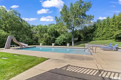 Exterior - 1908 Oak Creek Rd, Springfield, IL 62704 photo 10 of 19