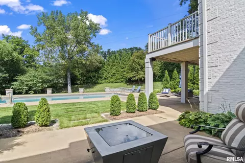 Exterior - 1908 Oak Creek Rd, Springfield, IL 62704 photo 9 of 19