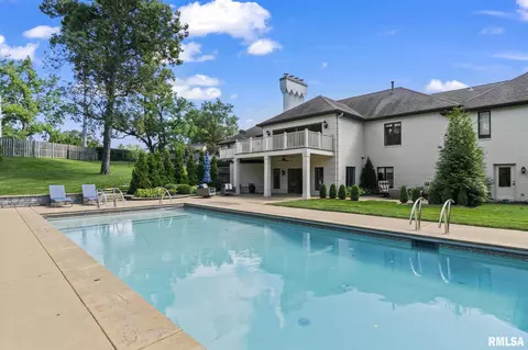Exterior - 1908 Oak Creek Rd, Springfield, IL 62704 photo 11 of 19
