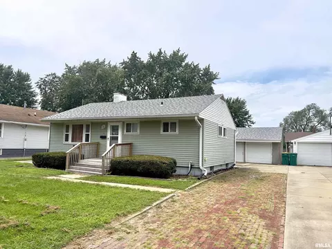 256 Division St, Galesburg, IL 61401