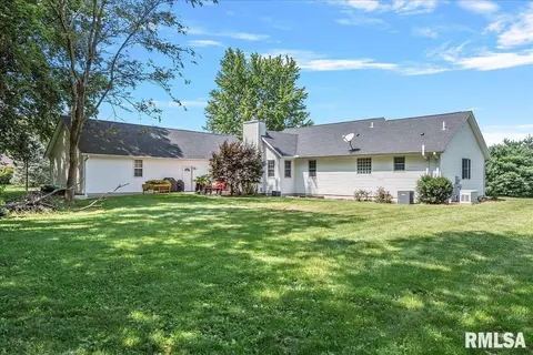 Exterior - 25 Rolling Meadows Ln, Springfield, IL 62711 photo 7 of 8