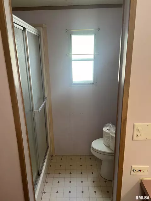 102 E Main St, Bath, IL 62617 photo 31