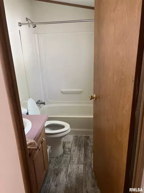 102 E Main St, Bath, IL 62617 photo 34