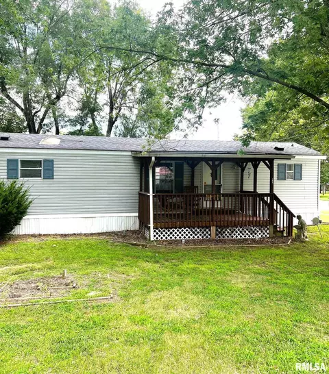 102 E Main St, Bath, IL 62617 photo 2