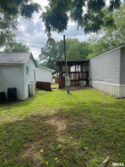 102 E Main St, Bath, IL 62617 photo 12