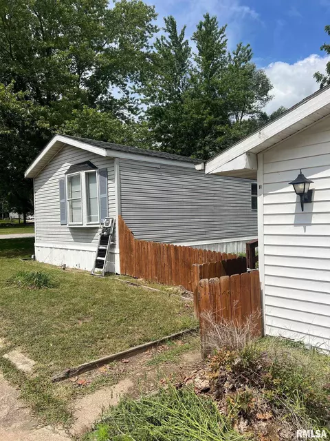 102 E Main St, Bath, IL 62617 photo 7