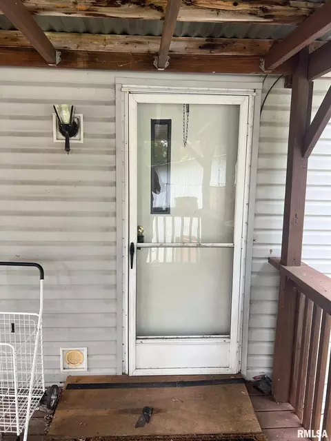 102 E Main St, Bath, IL 62617 photo 16