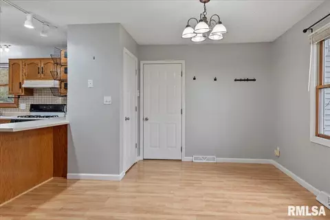 2713 Cheshire Rd, Springfield, IL 62703 photo 8